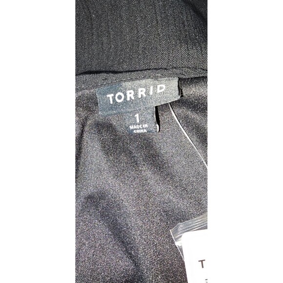 NWT Torrid Women's 1X Plus Black Mini Gauze Cold Shoulder Trapeze Dress Sequin - Picture 7 of 7